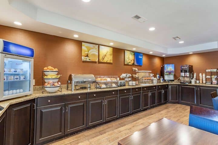 Breakfast area
